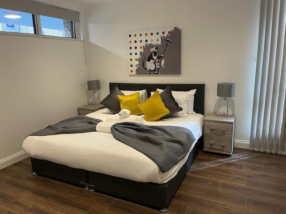 Spacious, Bright & Modern 1 & 2 Bed Apartments At Sligo House - Central Watford Уотфорд Экстерьер фото