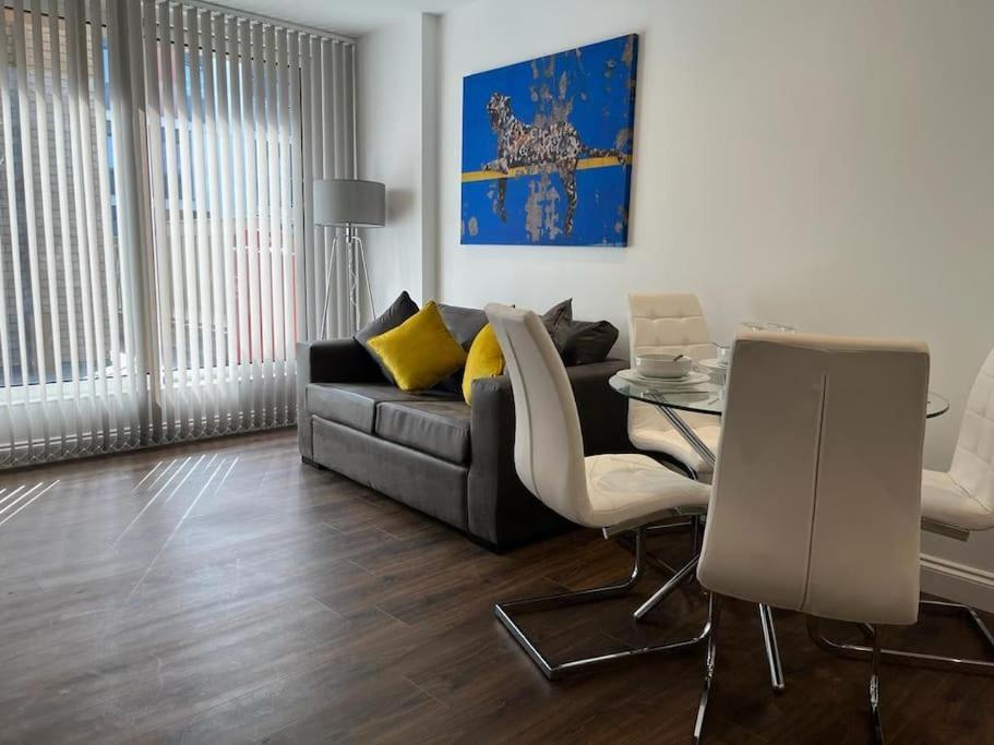 Spacious, Bright & Modern 1 & 2 Bed Apartments At Sligo House - Central Watford Уотфорд Экстерьер фото