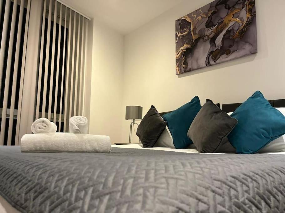 Spacious, Bright & Modern 1 & 2 Bed Apartments At Sligo House - Central Watford Уотфорд Экстерьер фото