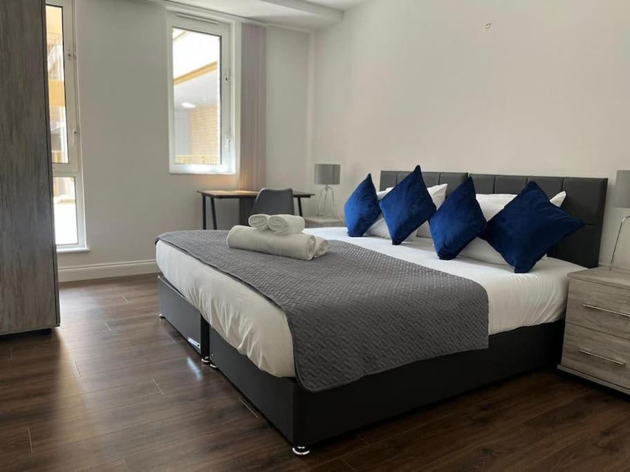 Spacious, Bright & Modern 1 & 2 Bed Apartments At Sligo House - Central Watford Уотфорд Экстерьер фото
